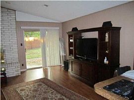 Residential Home For Rent in Austin, TX (Photo 4 of 10)