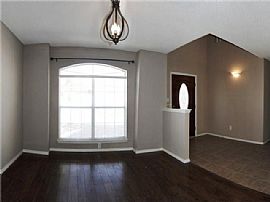  3bd / 2 Full, 1 Partial Ba House in El Paso, TX (Photo 3 of 9)