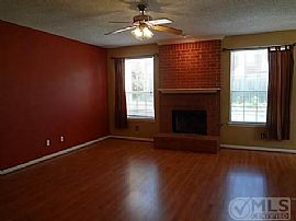  5bd / 3ba House in Park Glen in Fort Worth, TX (Photo 7 of 12)