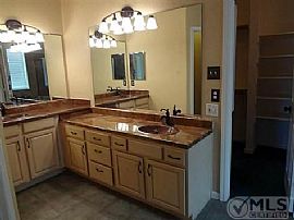  3bd / 3.5ba House in Stevens in Seattle, WA (Photo 11 of 11)