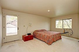  3bd / 3.5ba House in Stevens in Seattle, WA (Photo 2 of 11)