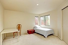  3bd / 3.5ba House in Stevens in Seattle, WA (Photo 5 of 11)