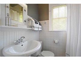 Residential Home For Rent in Austin, TX (Photo 10 of 12)