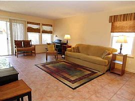 Residential Home For Rent in Austin, TX (Photo 4 of 12)