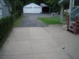  4bd / 3.5 Full Ba House in Bryant in Buffalo, NY (Photo 11 of 12)