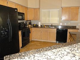 Residential Home For Rent in Phoenix, AZ (Photo 5 of 9)