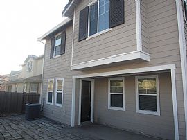  3bd / 2.5ba House in Seaport in Stockton, CA (Photo 11 of 12)