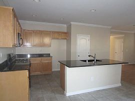  3bd / 2.5ba House in Seaport in Stockton, CA (Photo 3 of 12)