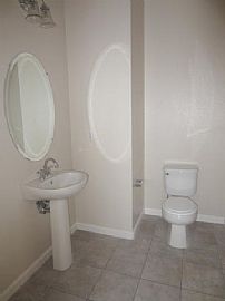  3bd / 2.5ba House in Seaport in Stockton, CA (Photo 5 of 12)