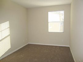  3bd / 2.5ba House in Seaport in Stockton, CA (Photo 8 of 12)