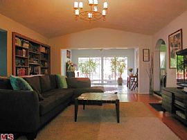 2bd / 1 Full Ba House in Silver Lake in Los Angeles, CA (Photo 2 of 11)