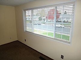  4bd / 3.5ba House in Northwest in Spokane, WA (Photo 9 of 10)