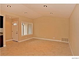  3bd / 2 Full Ba House in San Luis Rey in Oceanside, CA (Photo 3 of 6)