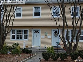 3 Bedrooms - This Beautiful Updated Townhouse Styl in Norwalk, CT (Photo 2 of 9)