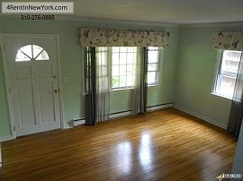 3 Bedrooms - This Beautiful Updated Townhouse Styl in Norwalk, CT (Photo 5 of 9)