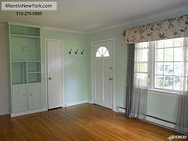 3 Bedrooms - This Beautiful Updated Townhouse Styl in Norwalk, CT (Photo 7 of 9)