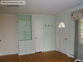 3 Bedrooms - This Beautiful Updated Townhouse Styl in Norwalk, CT (Photo 8 of 9)