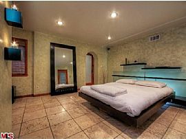 3bd / 2 Full, 1 Partial Ba House in Hollywood Hills in Los Angeles, CA (Photo 9 of 12)