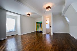 2bd / 2ba House in Hollywood Hills in Los Angeles, CA (Photo 3 of 11)