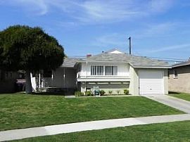 2bd / 1 Full Ba House in Plaza in Long Beach, CA (Photo 9 of 9)