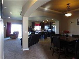  4bd / 3.5ba House in Tacoma, WA (Photo 4 of 9)