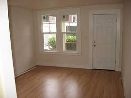 2bd / 1 Full Ba House in Wallingford in Seattle, WA (Photo 3 of 6)