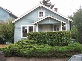 2bd / 1 Full Ba House in Wallingford in Seattle, WA (Photo 6 of 6)