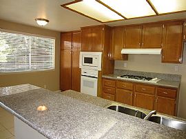  3bd / 3ba House in Moreno Valley, CA (Photo 5 of 12)