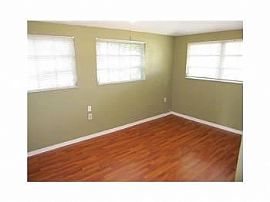 2bd / 1 Full Ba House in Miami, FL (Photo 6 of 10)