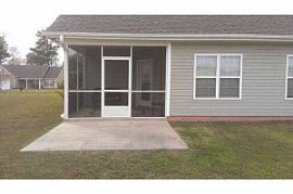 Exceptionally Well Maintained Four Bedroom Home in Jacksonville, NC (Photo 3 of 5)