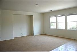  Beautiful 3 Bedroom 2 Bath Home  in Indio, CA (Photo 5 of 7)