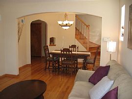 2bd / 1 Full Ba House in Melrose in Los Angeles, CA (Photo 4 of 5)