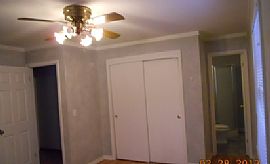 3bedrm 2bath and 2car Garage Split Level Home in Omaha, NE (Photo 2 of 6)