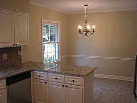 This Lovely Home Has Granite and Tile in Albany, GA (Photo 3 of 6)