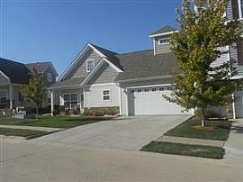  3 Bedroom Townhome with 1st Floor Master in Urb..  in Urbandale, IA