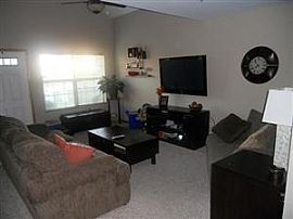 3 Bedroom Townhome with 1st Floor Master in Urb..  in Urbandale, IA (Photo 3 of 7)