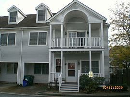 Spacious 1 Bedroom Apartment with Backyard in Atlantic City! in Atlantic City, NJ (Photo 4 of 10)