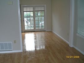 Spacious 1 Bedroom Apartment with Backyard in Atlantic City! in Atlantic City, NJ (Photo 5 of 10)