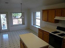 4300 Columbine Dr in Austin, TX (Photo 5 of 6)