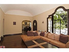 3bd House in Miracle Mile in Los Angeles, CA (Photo 5 of 12)