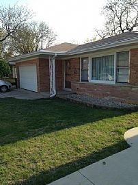 3bd / 2 Full Ba House in O'Hare in Chicago, IL (Photo 6 of 12)