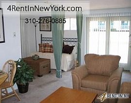 A Community of 3 Distinct Properties. in Fort Trumbull, CT (Photo 2 of 9)