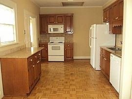 Spacious 3bedroon 3baths Available Now.. in Tuscaloosa, AL (Photo 2 of 5)