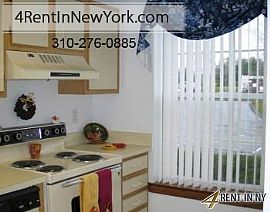 Ellington, Great Location, 1 Bedroom Townhouse. Wa in Ellington, CT