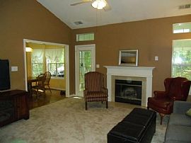 Pet Friendly 3 Bedroom 2.0 Bath Ranch with Fenced Yard! in Charlotte, NC (Photo 6 of 7)