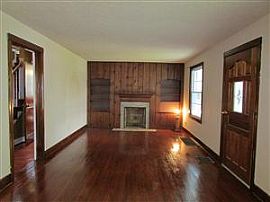 Newly Beautiful Remodeled 4 Bedroom 2.0 Bath Home in Louisville, KY (Photo 4 of 6)