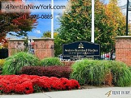 3 Bedrooms Apartment in Quiet Building - Stamford in Stamford, CT