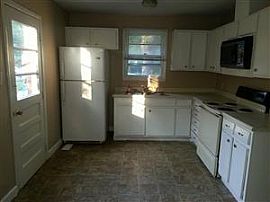 Spacious 3 Bedroom 1.5 Bath Home W/huge Yard in Raleigh, NC (Photo 5 of 5)