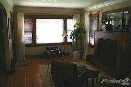 Updated 3br 2ba 1.5 Story Single Family Home in Minneapolis, MN (Photo 2 of 4)