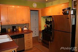 Updated 3br 2ba 1.5 Story Single Family Home in Minneapolis, MN (Photo 3 of 4)
